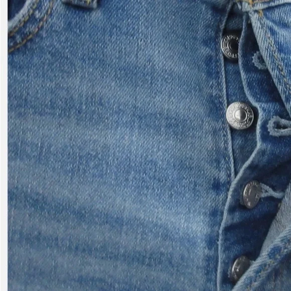 Levi's Women's Classic Blue Cropped Jeans - Picture 4 of 7